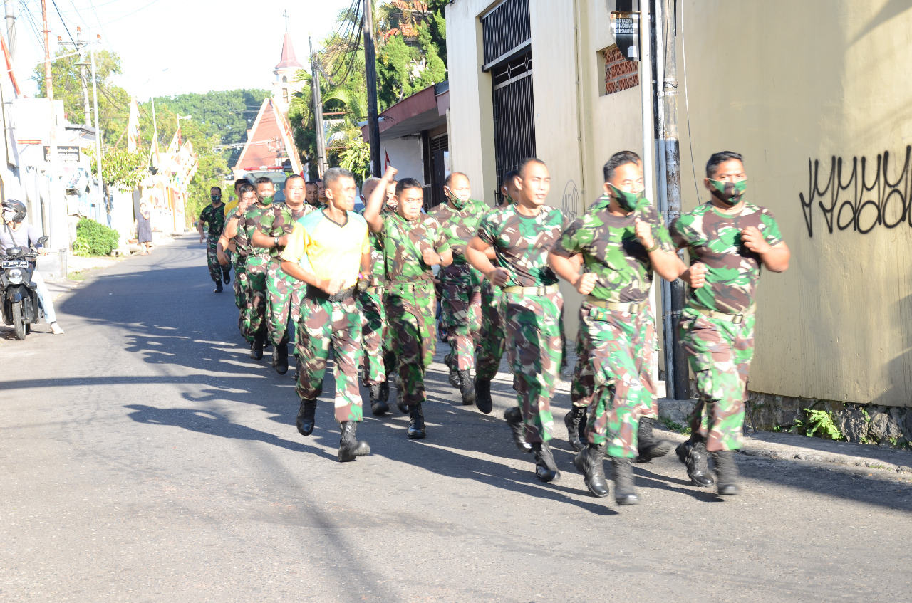 Minggu Militer, Prajurit Korem 073/MKT laksanakan Lari Jalan